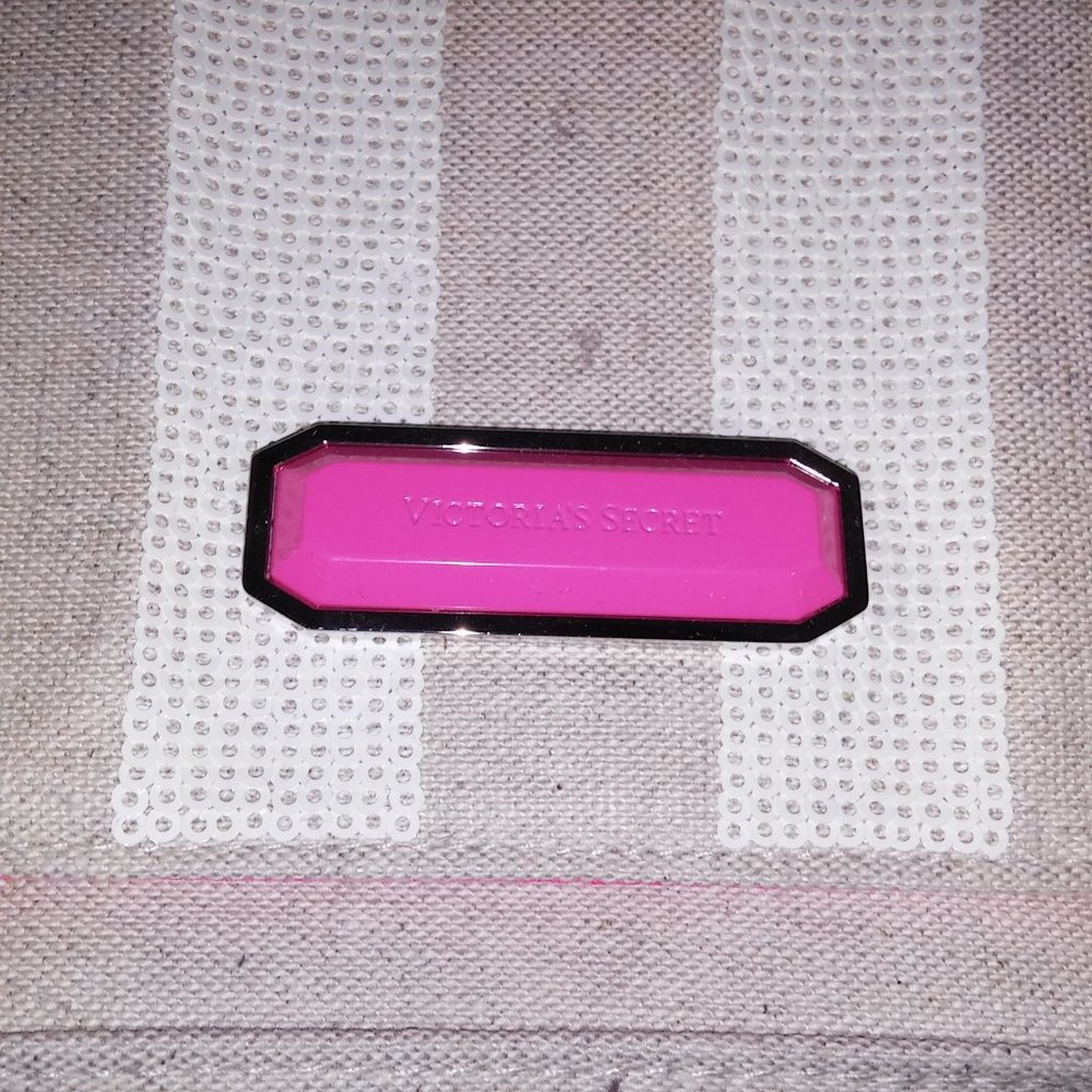 Victoria‎ Secret Wristlet - Picture 5 of 8